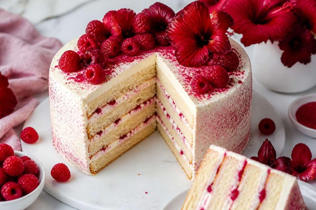 Recette du layer cake hibiscus et framboises