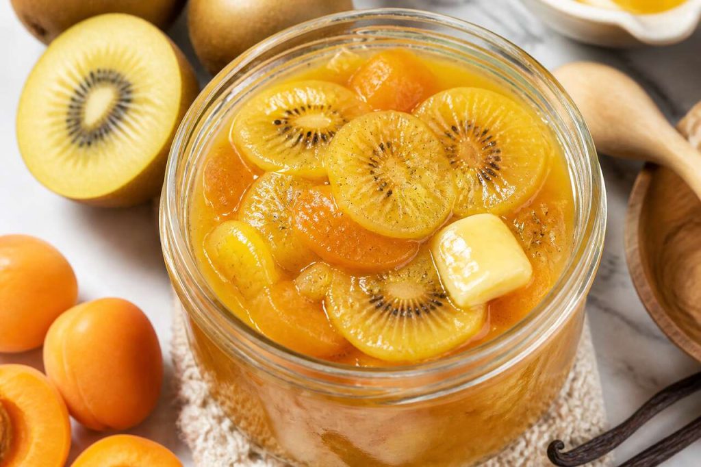 Confiture de kiwis jaunes et abricots maison : recette savoureuse
