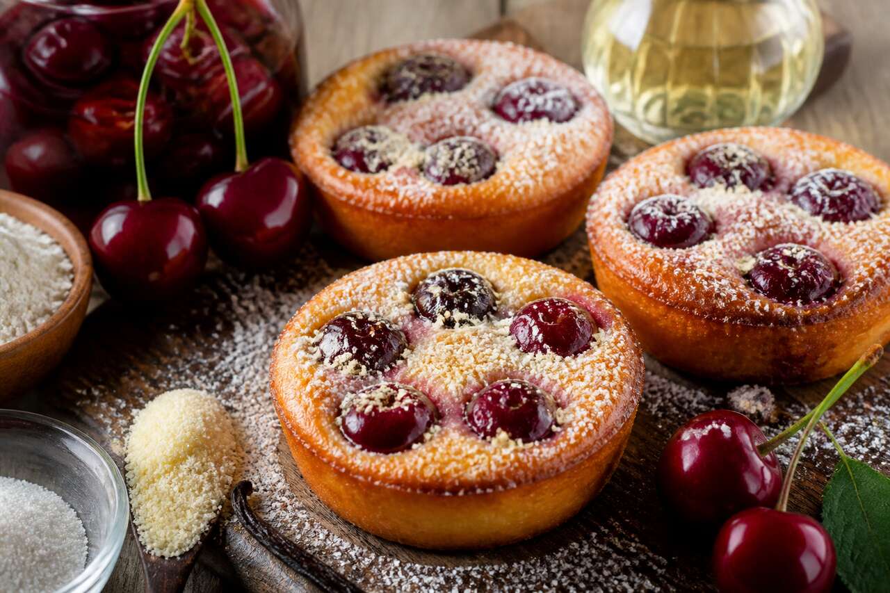 Petits clafoutis aux cerises : recette gourmande