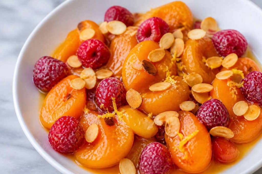 Recette de compote abricots framboises : un dessert fruité et savoureux